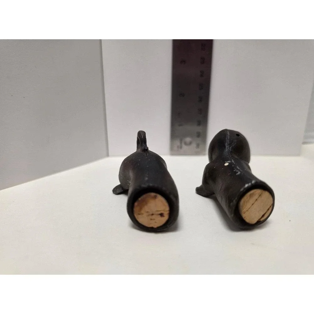 Vintage cast iron dachshund dog figure  two-piece set salt and pepper‎ shakers
